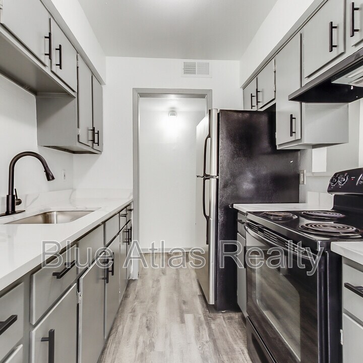 912 Isbell Rd in Fort Worth, TX - Building Photo
