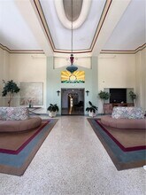 255 W 24th St in Miami Beach, FL - Building Photo - Building Photo