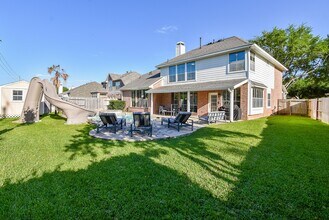 5926 Brook Bend Dr in Sugar Land, TX - Building Photo - Building Photo