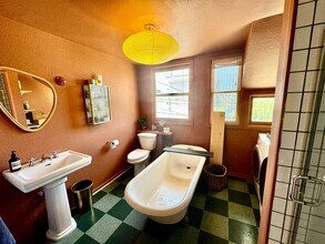 807 Pacific Ave in Los Angeles, CA - Building Photo - Building Photo