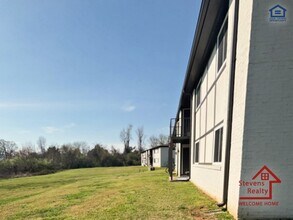 235 Vinewood Rd in McMinnville, TN - Building Photo - Building Photo