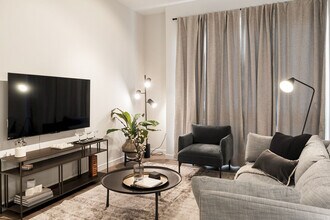 240 Congress Ave in New Haven, CT - Building Photo - Building Photo