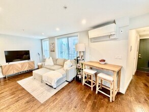 366 Hanover St in Boston, MA - Building Photo - Building Photo