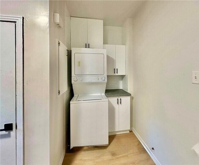 162 Ivy Crescent in Ottawa, ON - Building Photo - Building Photo