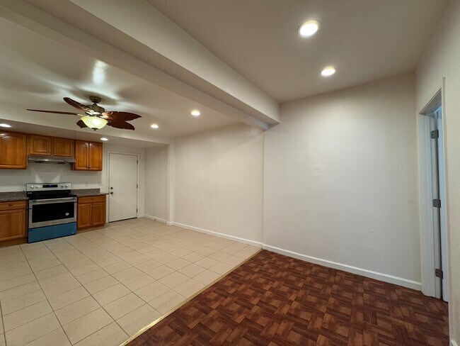 1217 Santa Clara Ave, Unit C in Alameda, CA - Building Photo - Building Photo