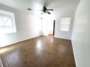 9322 Quiet Mist Ct in Las Vegas, NV - Building Photo - Building Photo