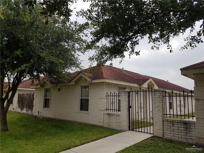 15 French Ave in Edinburg, TX - Building Photo - Building Photo
