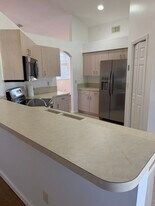 137 SW Meade Cir in Port St. Lucie, FL - Building Photo