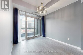 8868 Yonge St in Richmond Hill, ON - Building Photo - Building Photo