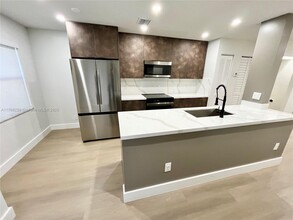 11557 Royal Palm Blvd in Coral Springs, FL - Building Photo - Building Photo