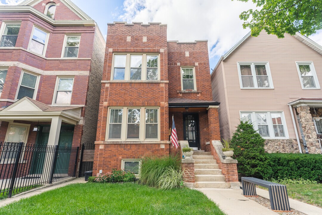 2732 N Monticello Ave, Unit G in Chicago, IL - Building Photo