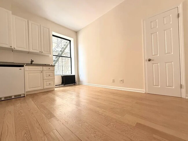 53 W 72nd St, Unit 3B