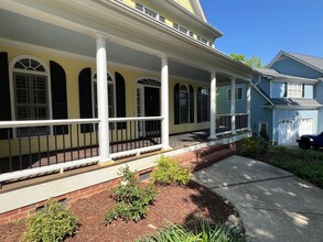 107 Buckhurst Dr in Cary, NC - Foto de edificio - Building Photo