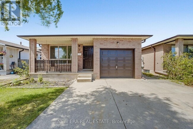 property at 3 Envoy Blvd