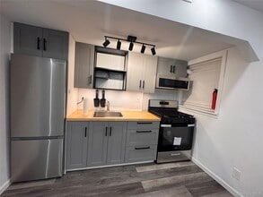 59 Laurel Pl in Yonkers, NY - Building Photo - Building Photo