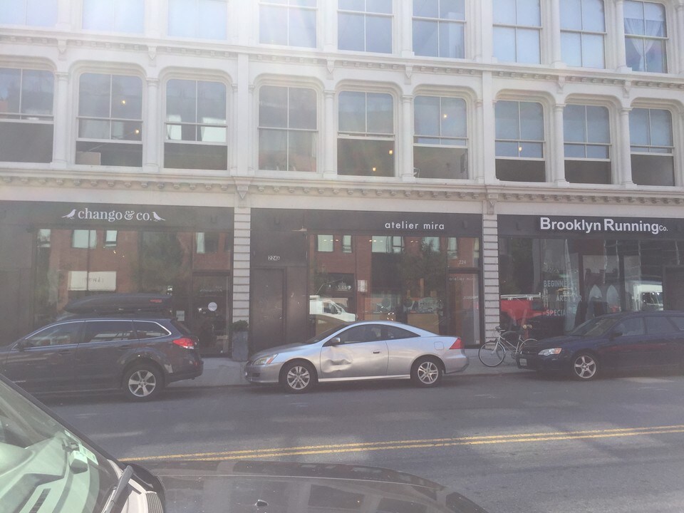 219-237 Grand St in Brooklyn, NY - Building Photo