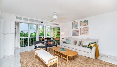 195 Sunrise Dr in Key Biscayne, FL - Building Photo - Building Photo