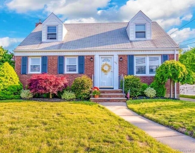 property at 484 Chelsea Rd