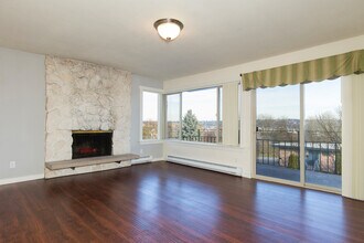 Lawton Park Apartments in Seattle, WA - Foto de edificio - Building Photo