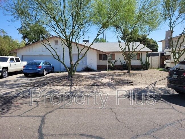 property at 2605 S Rita Ln
