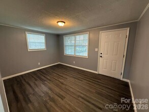 1456 17th Ave NE in Hickory, NC - Building Photo - Building Photo