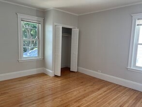 32 Matchett St, Unit 2 in Boston, MA - Foto de edificio - Building Photo