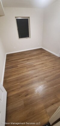 1914 SE Thurston St photo'