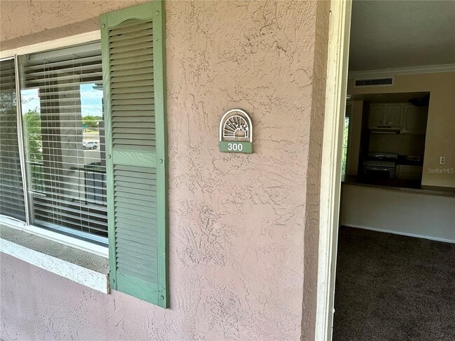 121 Oyster Bay Cir in Altamonte Springs, FL - Building Photo - Building Photo