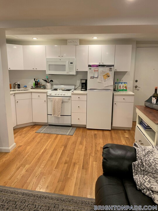 15 Euston Rd in Boston, MA - Building Photo