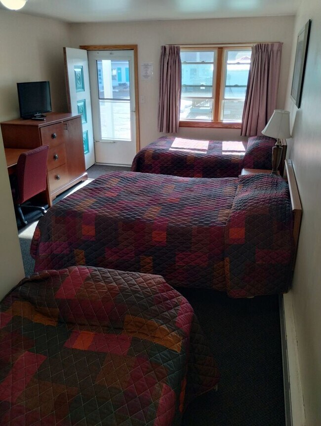 3701 W Lake Rd in Erie, PA - Foto de edificio - Building Photo