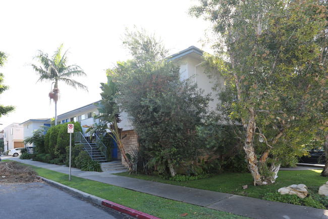 11668 Idaho Ave in Los Angeles, CA - Building Photo - Building Photo