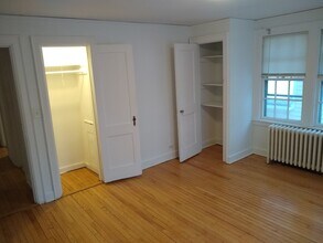 310 Sixth Ave in Pelham, NY - Foto de edificio - Building Photo