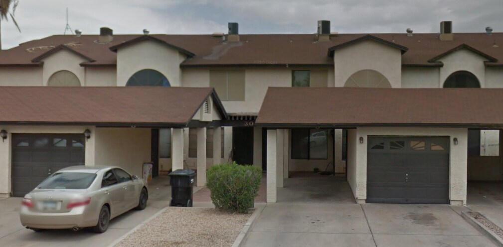 304 E Lawrence Blvd A, Unit A in Avondale, AZ - Building Photo
