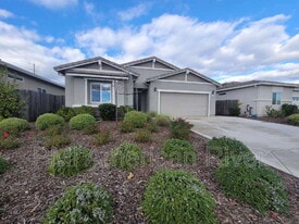 2053 Skipper Cv Wy in Plumas Lake, CA - Building Photo