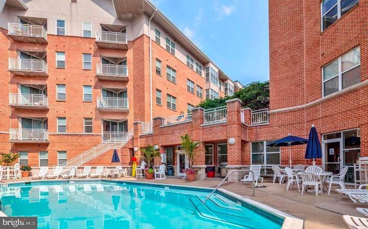 23 Pierside Dr in Baltimore, MD - Building Photo