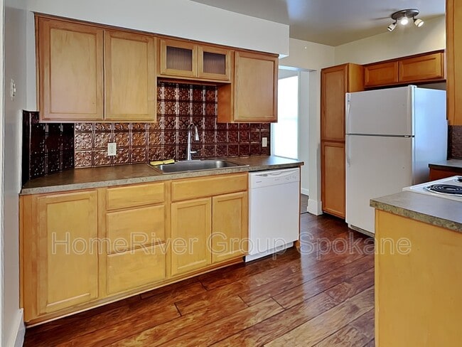 property at 914 E Indiana Ave