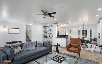 8620 E San Miguel Ave in Scottsdale, AZ - Building Photo - Building Photo