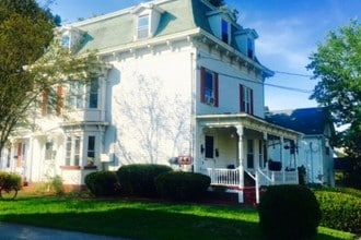 23 Sunnyside Ave in Putnam, CT - Building Photo - Building Photo