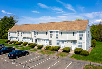 Cornfield Apartments in Ellington, CT - Foto de edificio - Building Photo