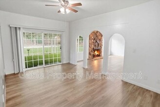 27277 Garza Dr in Santa Clarita, CA - Building Photo - Building Photo