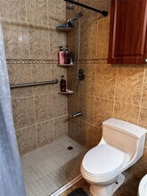 2305 W 6th Ct in Hialeah, FL - Building Photo - Building Photo