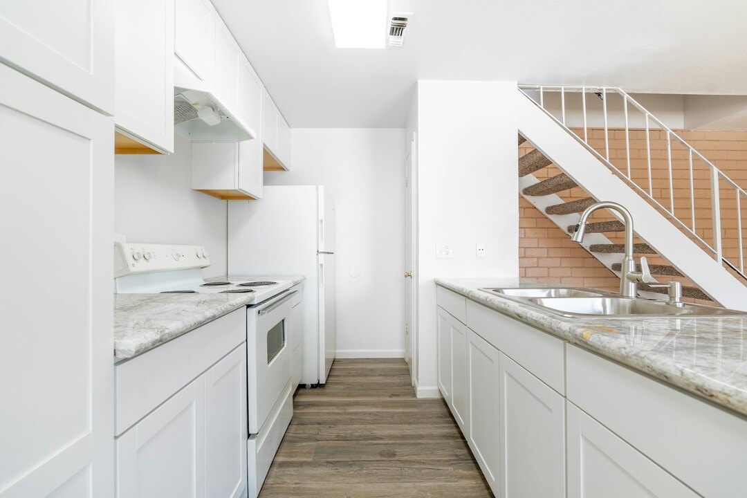 2750 W Fairmont Ave in Fresno, CA - Building Photo