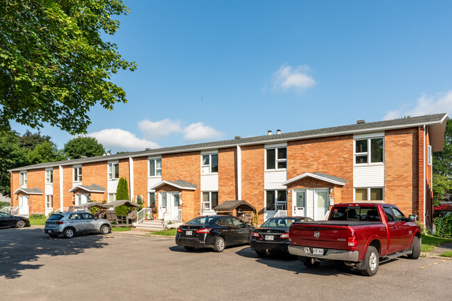 2952 Raymond-Blouin Av in Québec, QC - Building Photo - Primary Photo