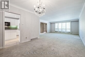 87 Munro Blvd in Toronto, ON - Building Photo - Building Photo