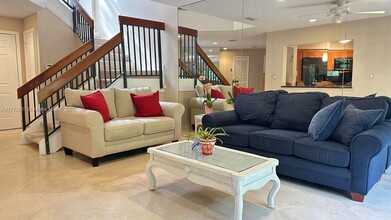 3308 Old Oak Ln in Hollywood, FL - Building Photo - Building Photo