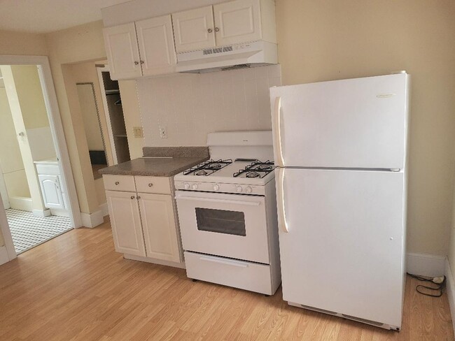 10 Winsor St, Unit 1st floor in Providence, RI - Building Photo - Building Photo