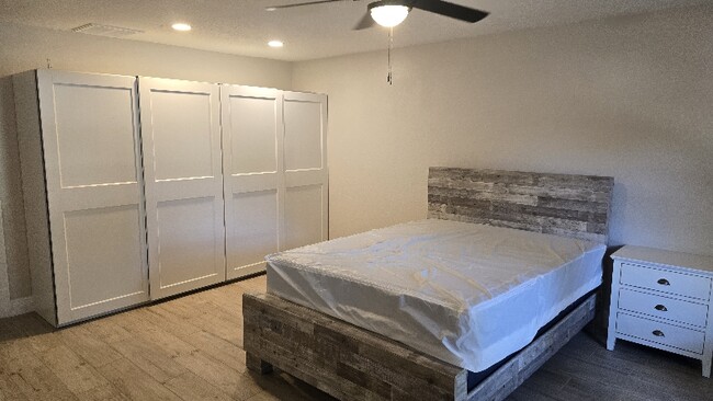 1315 Armory Dr NE in Palm Bay, FL - Foto de edificio - Building Photo