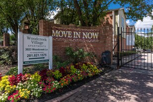 Woodcreek Village in Houston, TX - Building Photo