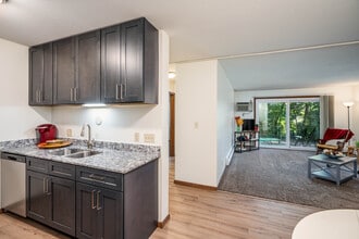 The Edge Apartments in Mankato, MN - Building Photo - Interior Photo