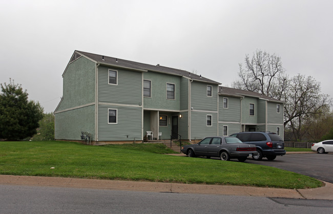 Overbrook Hills in Merriam, KS - Foto de edificio - Building Photo